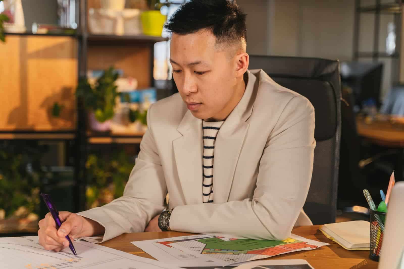 Singapore investor reviewing U.S. real estate market data and investment opportunities in 2026