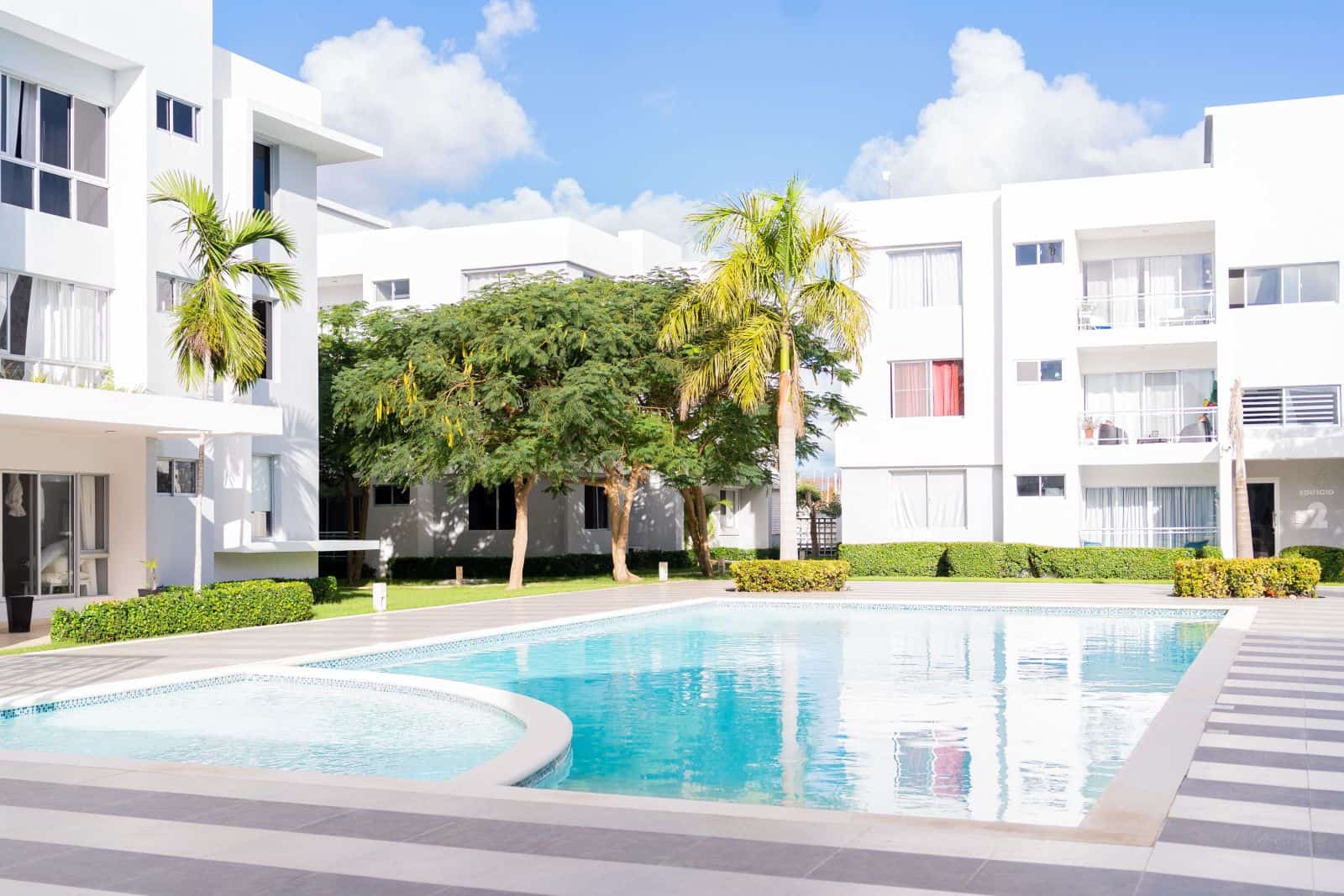 International investor analyzing Airbnb short-term rental property, DSCR mortgage financing, and high-yield U.S. real estate markets