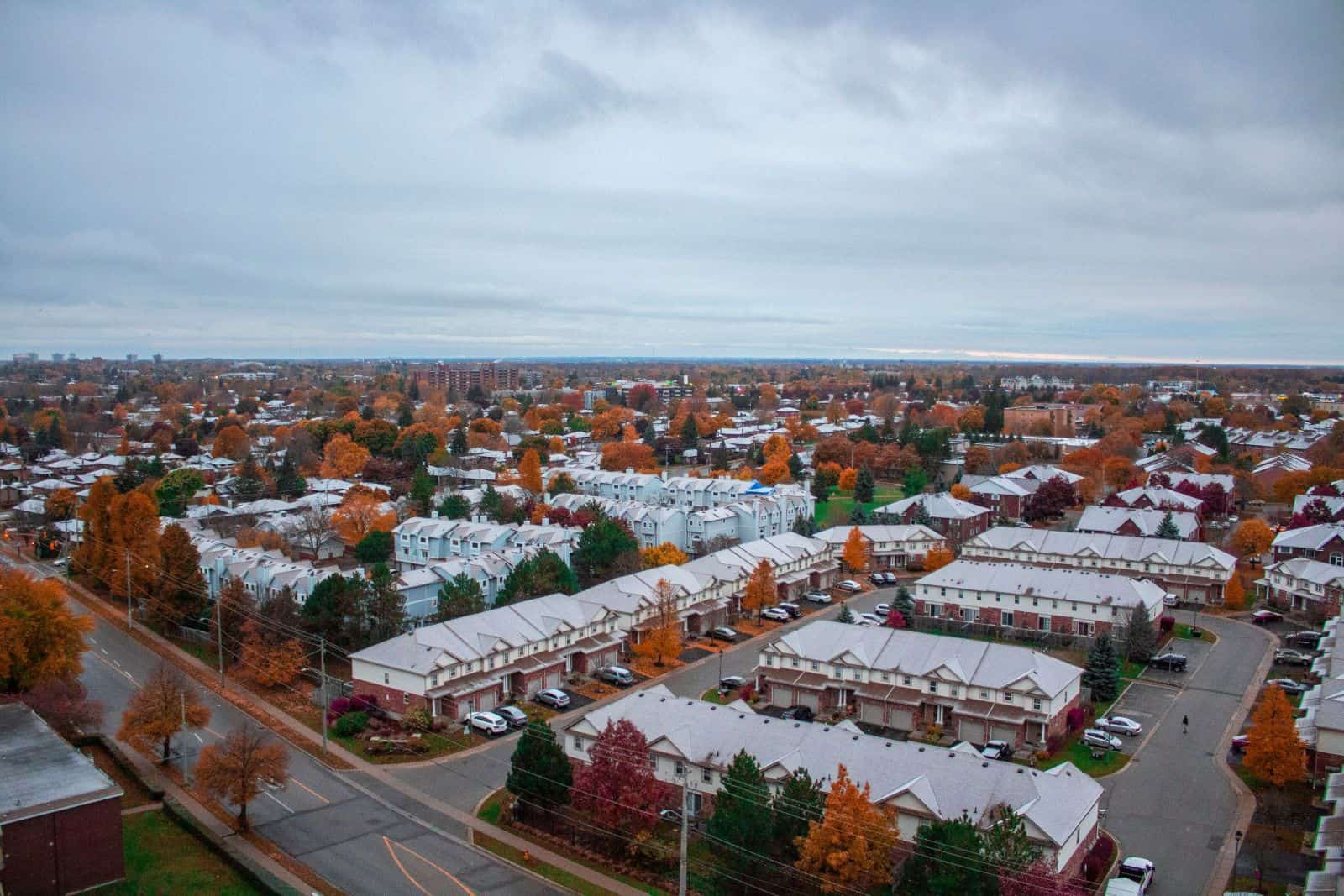 Canadian investor exploring US real estate opportunities for rental income, diversification, and snowbird investing