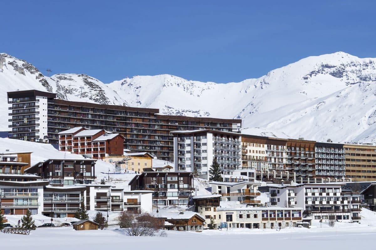 High-net-worth buyer securing bridge financing for a luxury mountain home in Aspen, Vail, or Colorado